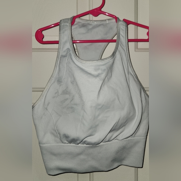 🔥 FINAL SALE PRICE 🔥 LULULEMON SPORTS BRA !! 🌞 FINAL OFFER !! - Picture 2 of 4